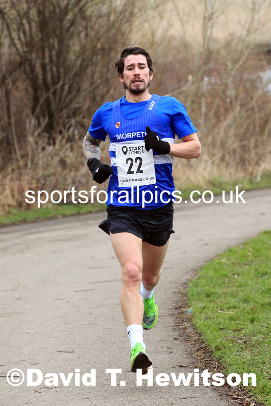 Senior men and veteran men over-40s NECAA Road Relay Champs., Hetton Lyons Park, Hetton le Hole, County Durham. Photo: David T. Hewitson/Sports for All Pics